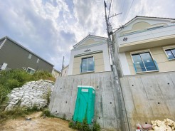 1号棟 閑静な住宅街でプライバシーの確保もしっかりと行うことができる住宅となっております。