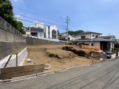 ご覧いただきありがとうございます。少しでもご興味がございましたら、ぜひ一度お問い合わせくださいませ。
□SLE不動産伊勢原店
TEL：０４６３－２０－９６６４
FAX：０４６３－２０－９６６５

